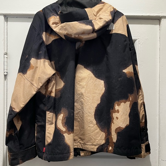 Supreme x The north face bleached denim jacket - Picture 2 of 3